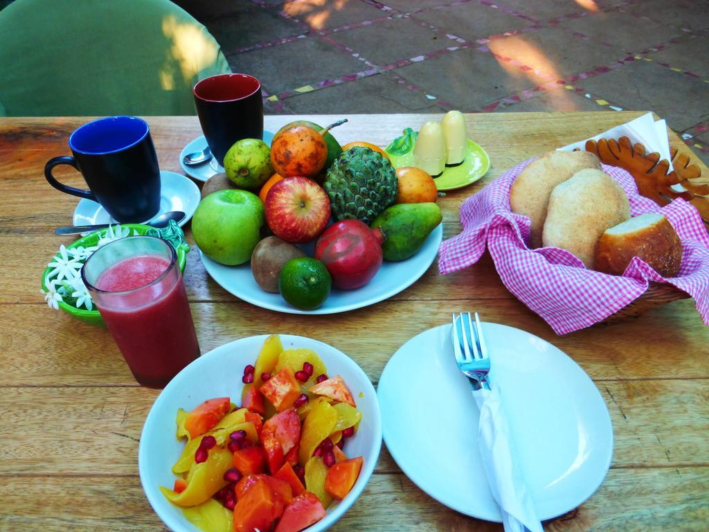مبيت وإفطار أنجونا Michele'S Garden المظهر الخارجي الصورة